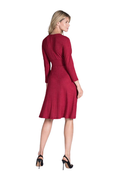 Sukienka Midi - Lejąca Prążkowana Rozkloszowana Dekolt V - czerwona